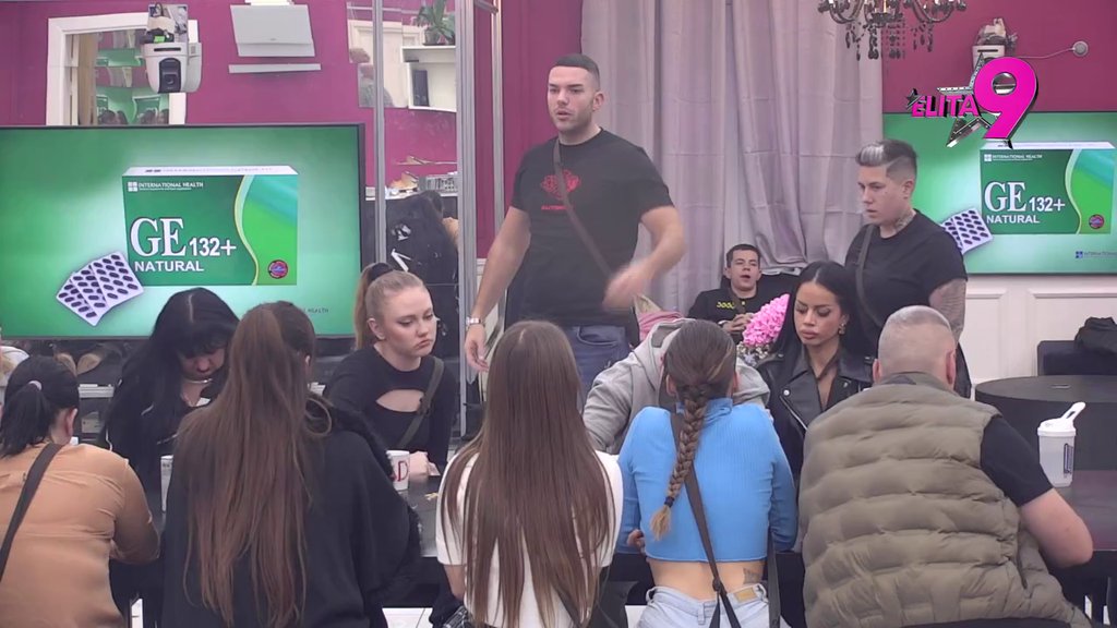 Na stubu srama: Matora zgazila poslednje mrvice Anitinog dostojanstva, Anđelo dolio ulje na vatru (VIDEO)