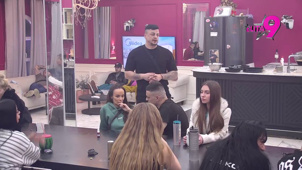 Diči se onim čega se budala stidi: Uroš Stanić brutalnim prozivkama demolirao Aneli, više ne ćuti nikome! (VIDEO)