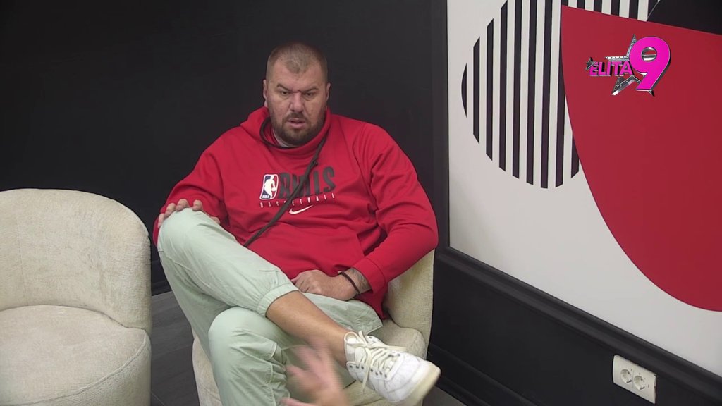 Aneli, ako me gledaš... Janjuš se šok porukom obratio Ahmićevoj, Luki će zbog ovih reči krenuti para na uši! (VIDEO)