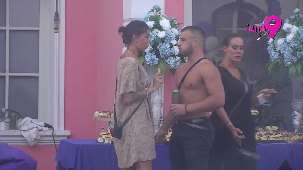BESNA KAO RIS: Mina izljubomorisala na Sofiju, pa istakla da će joj prirediti PAKAO! (VIDEO)
