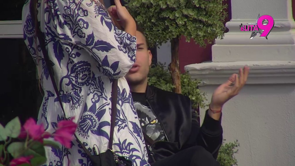PREGREJAĆE MU PROCESOR: Sara pokušala preko Toše da se pomiri sa Anđelom, pa dobila pedalu od obojice (VIDEO)