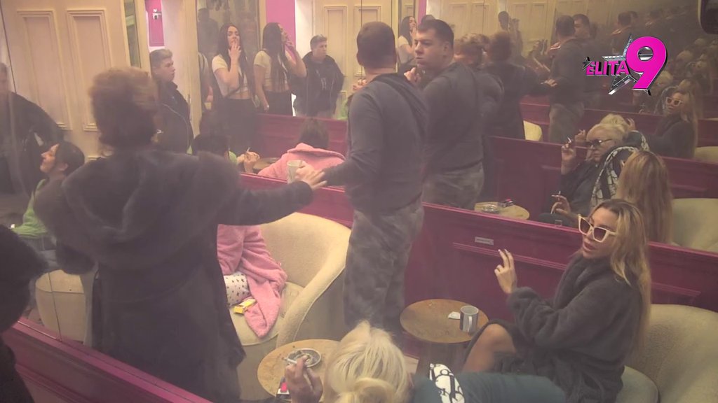 INSPIRISAO GA JE KRISTIJAN GREJ: Džehva kao nikada do sad POTKAČILA Anđela, Aneli ga DOKRAJČILA zbog prepiski sa Kačavendom: Možda više voli kad ljulja... (VIDEO)