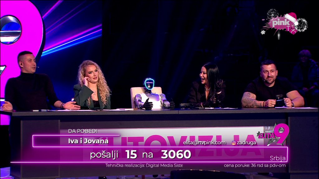 Bebica radi sklekove dok ga Teodora gazi štiklom! On nije skidao pogleda sa njenih grudi, a Milica i Žana pokušale da otvore oči Macanoviću: Vidimo kako ga gledaš (VIDEO)