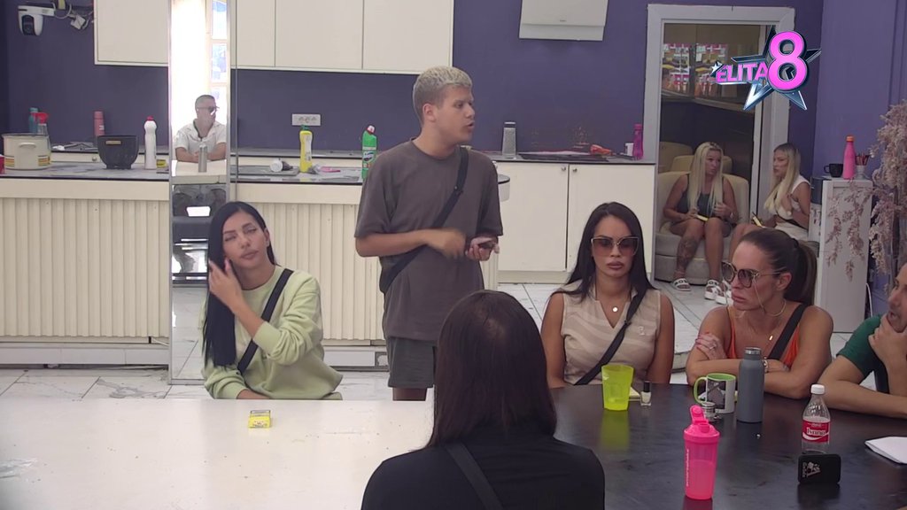 HELGA SE VRATILA NA VELIKA VRATA: Anđela zaurlala iz petnih žila zbog druženja Karića i Gastoza, pa najavila DISTANCU od svih učesnika! ŠOK NAD ŠOKOVIMA! (VIDEO)