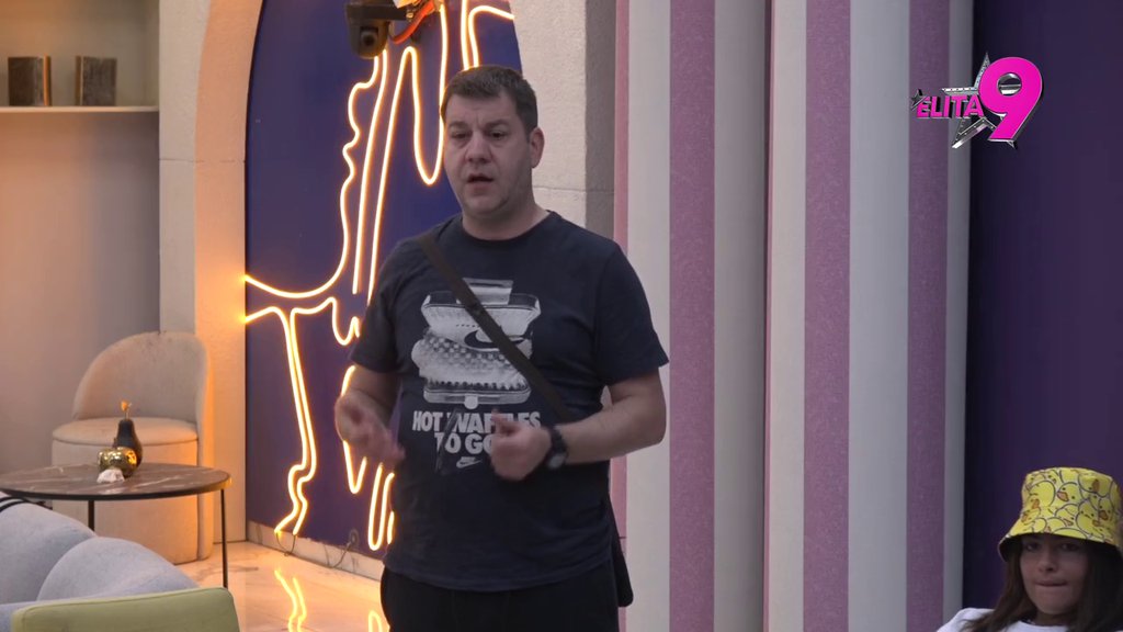 Digao je ruke od mene kad sam postala prisna sa Anđelom! Aneli otkrila zašto se Ivan ogradio od nje, Pečenica stao u njenu odbranu! (VIDEO)