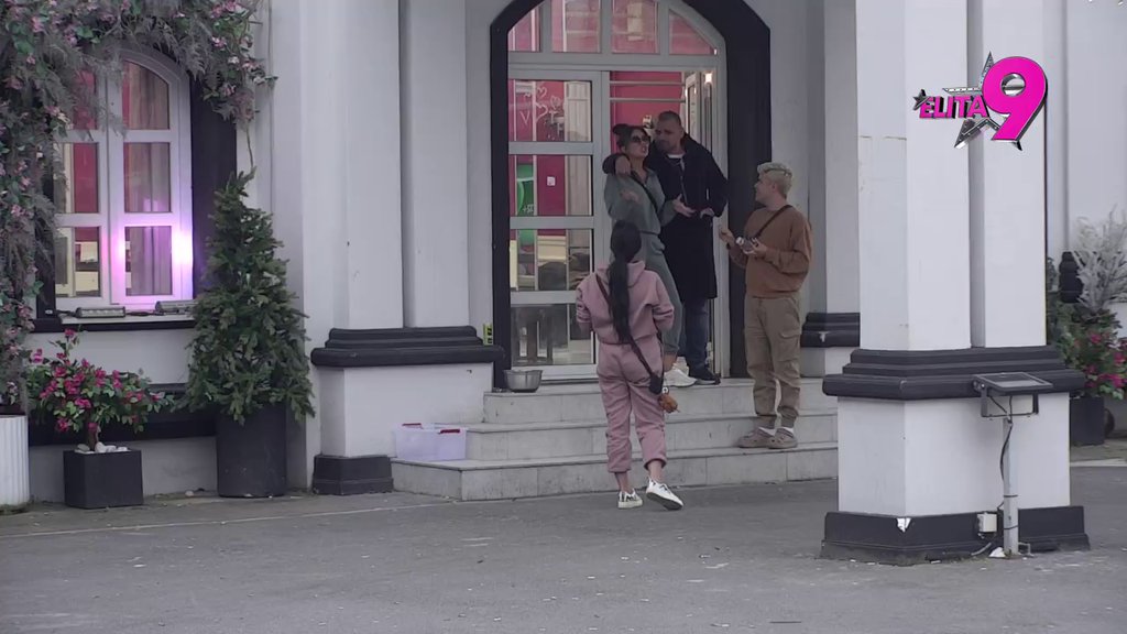 Imaš 50 godina, šta će ti ova? Stanija očitala bukvicu Kačavendi zbog druženja sa Jovanom pevačicom! (VIDEO)