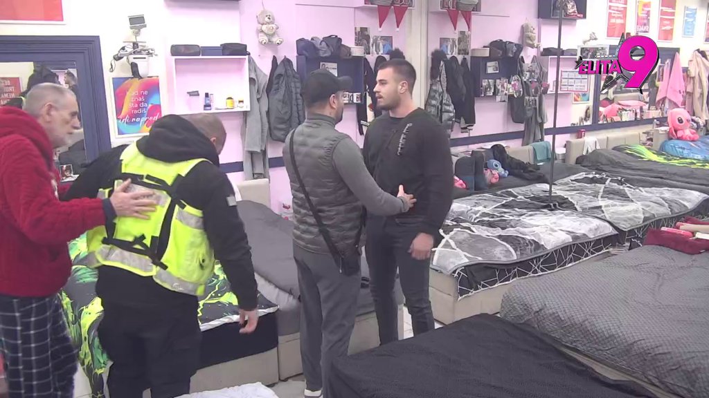 Karambol kakav se ne pamti! Obezbeđenje jedva razdvojilo Luku i Viktora, haos pršti na sve strane! (VIDEO)