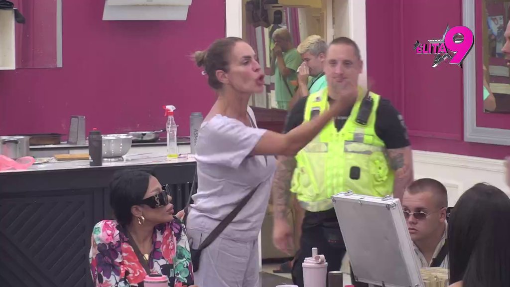 Spavao si sa Džehvom i Teodorom u istom krevetu, upoznaj polubraću, javi se tati posle 30 godina! Kačavenda krenula žestoko, Anđelo uzvratio: Želela si da budeš sa Asminom (VIDEO)