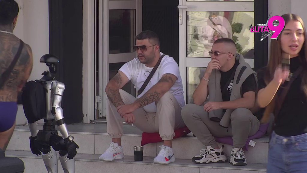 ON IMA KOMPLEKS... Asmin otkrio sve Dačine strahove kada je reč o odnosu sa Radom, osmislio plan kako da od Virijevića napravi pravog džentlmena! (VIDEO)