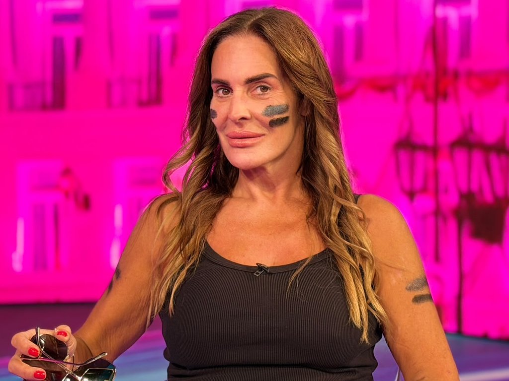 Gumirana kineska Bratz lutka iz muzeja Madam Tiso u Prijepolju: Kačavenda, u svom stilu, urnisala Vanju Živić, pa pružila podršku Urošu u ratu s Janjušem: Bolje nek tim krivim šakama pridržava...