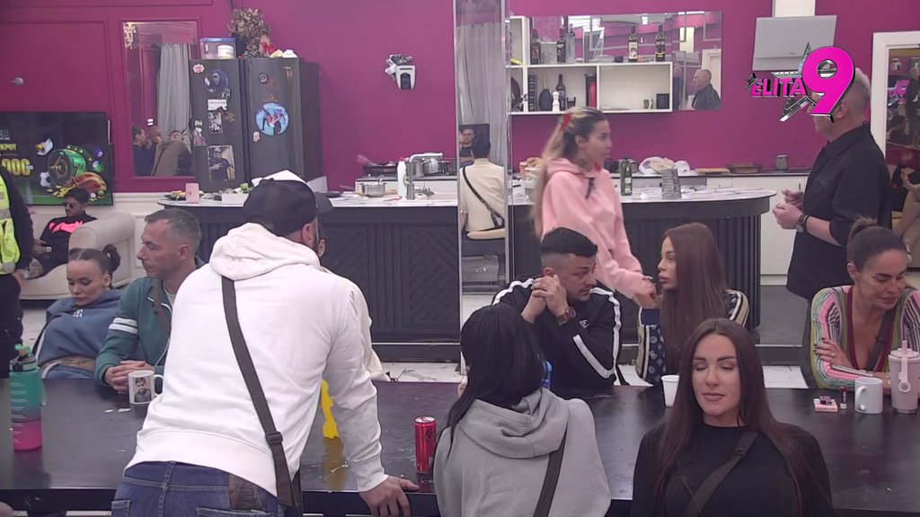 Da ti je mama visila po crkvama ne bi ti bio na robiji! Luka i Anita ratuju paralelno na tri fronta, advokatica ga ZAKOVALA UVREDAMA! (VIDEO)