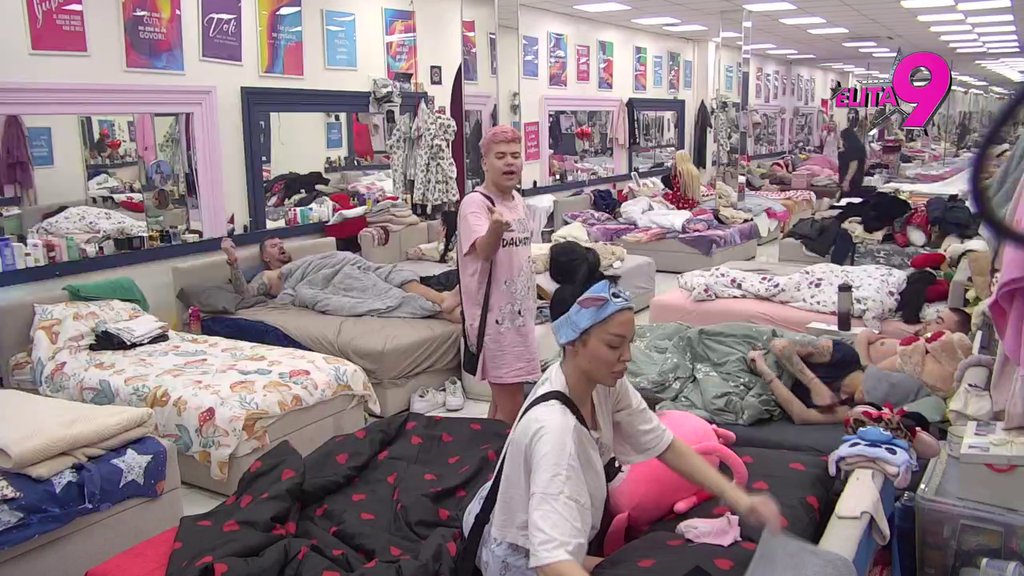 SULTIJAŠICE, NEĆE TE LEMUR! Totalni raskol prijateljstva Aneli i Maje, jedna drugoj sasule sve u lice! (VIDEO)