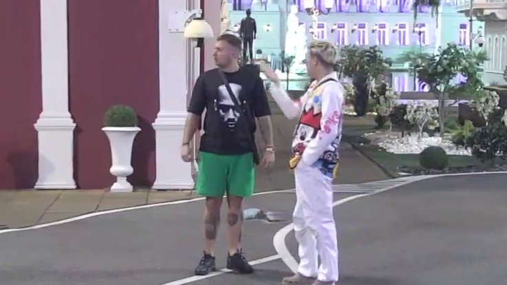Ona je ponosna, veruj mi: Uroš otkrio detalje sa žurke, pa priznao da se oseća iskorišćenim jer ga Stojin sin izbegava nakon poljupca (VIDEO)