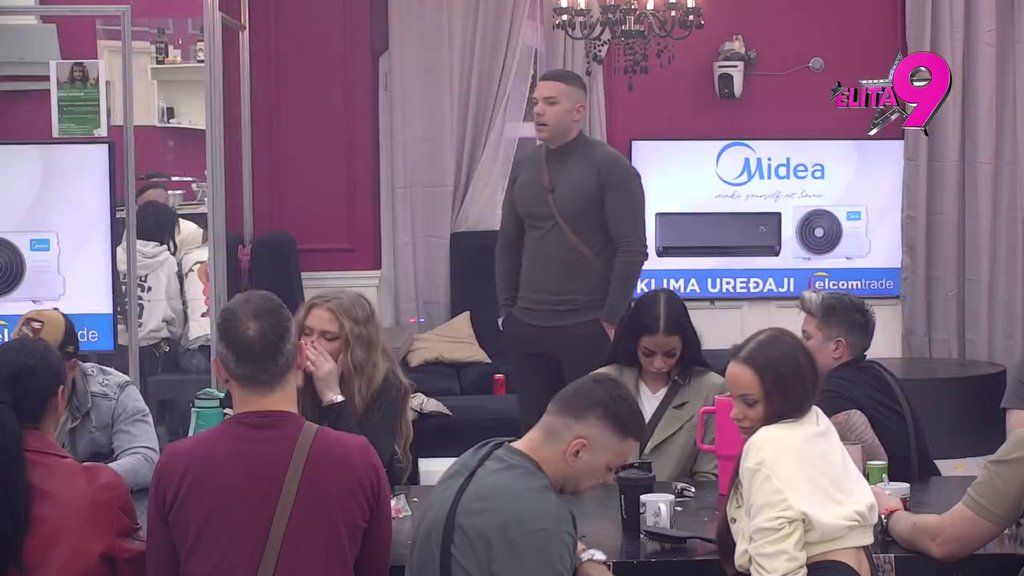 Pala joj vilica! Kačavenda saznala da Asmin priča da je imao se*s sa njom, on otkrio: Ona misli da sam ja POKOJNI VERENIK (VIDEO)