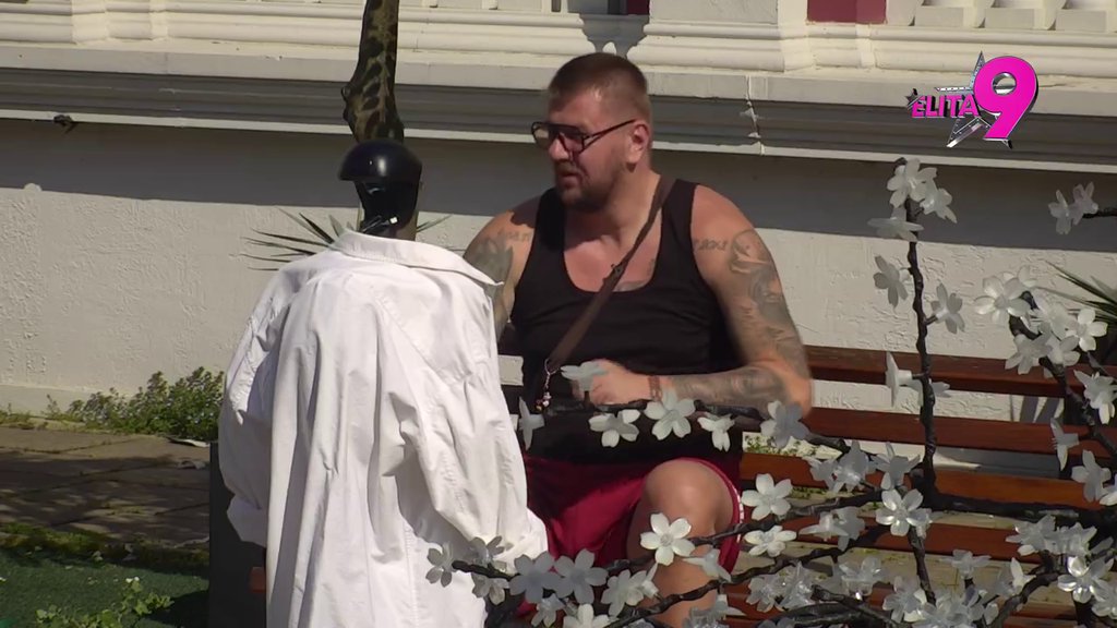 Vole da se hvale da su bile sa mnom! Janjuš i dalje ne veruje da je Kačavenda iznela sve detalje njihovog s*ksa! Otkrio i šta će raditi sa Vanjom! (VIDEO)