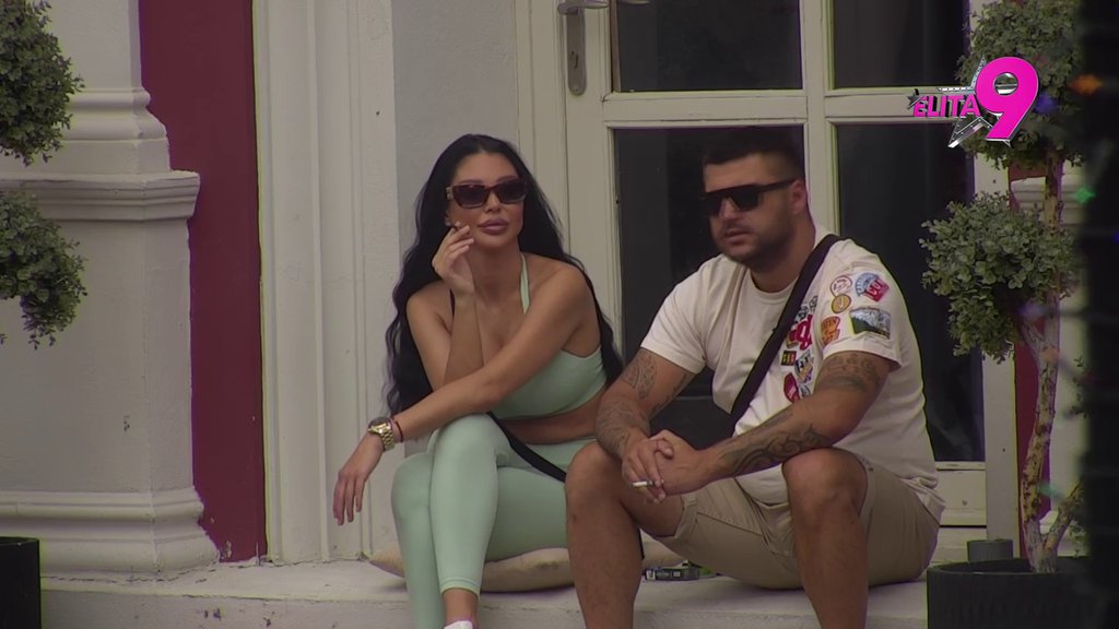 SAMO DA NIKO NE ČUJE! Maja se sakrila, pa šaputala Asminu, on je sve razumeo! (VIDEO)