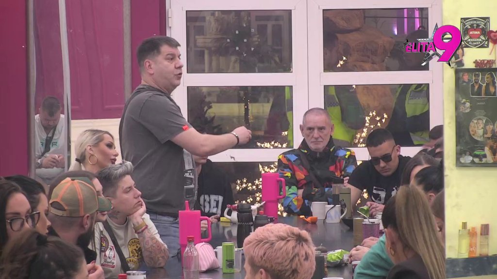 Janjuš i Kačavenda imali se*s?! Aneli iznela novu teoriju, trese se Balkan zbog ovih sumnji (VIDEO)