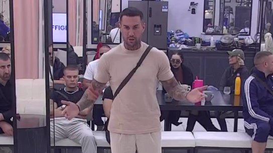 Ko ovu dramu režira?! Mateja i Sandra, i pored Cvijanovićkinog raskrinkavanja, tvrde da nisu bili zajedno (VIDEO)