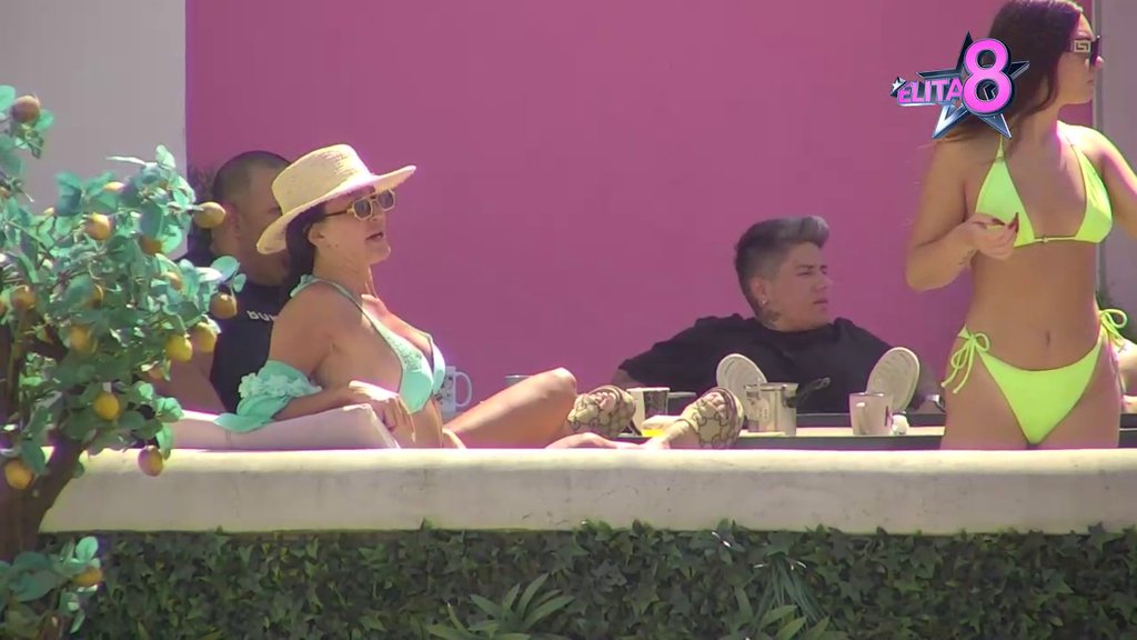 Pukla bruka! Slađa Poršelina optužena za krađu, skočila kao oparena, pa se branila bundama: Sve nosite moje stvari! (VIDEO)