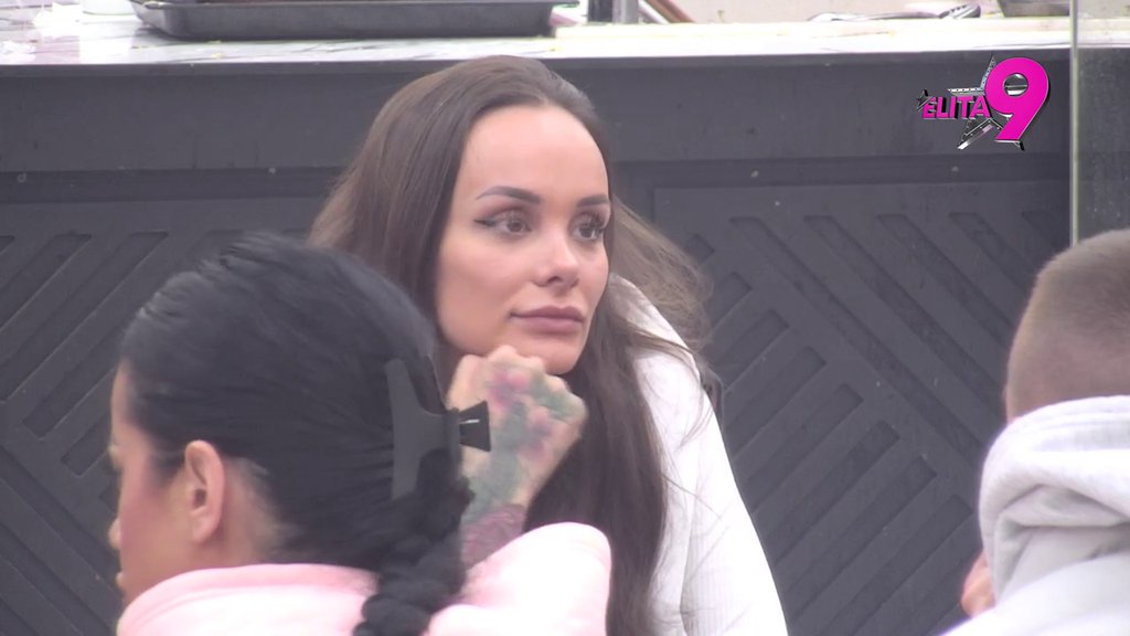 Kakav udarac za Aneli i Maju: Uroš počastio Janjuševu novu devojku, pa zauvek prekinuo prijateljstvo sa Hanom (VIDEO)