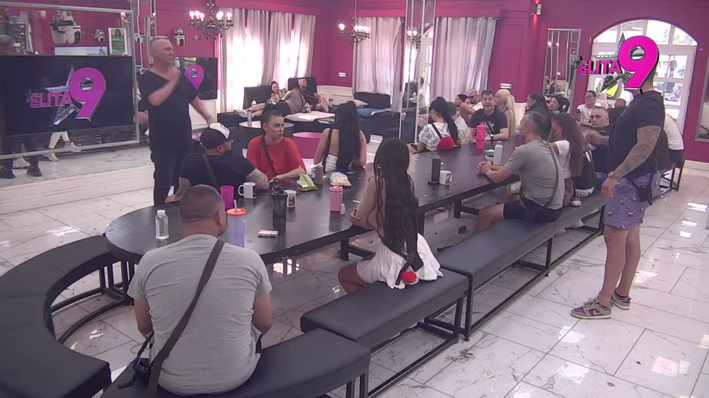 SATERANI U ĆOŠAK: Učesnicima PREKO GLAVE laži Teodore i Bebice, smatraju da je pitanje trenutka kad će obnoviti svoju vezu! (VIDEO)