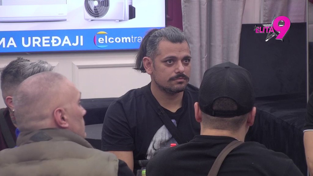 Bora prebledeo kao krpa: Uroš otkrio kako su nedeljama unazad flertovali, Santana rešio da ga tuži i zauvek prekinuo komunikaciju s njim! (VIDEO)