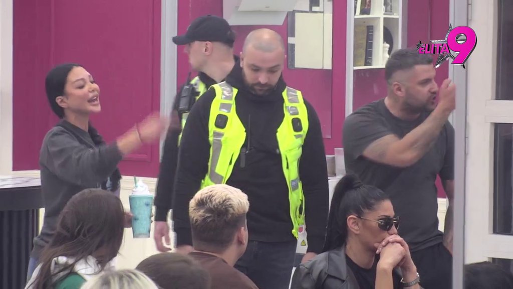 Obezbeđenje ima pune ruke posla! Asmin besni i šutira po kući zbog Maje, Marinkovićeva zaratila i sa Sofijom: Niko te ne priznaje za devojku! Ona je patosirala: MRŠ TETOVKO! (VIDEO)