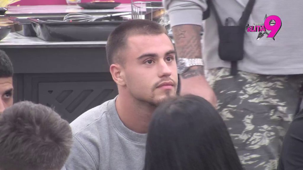 Sramota je što si Miss, šetaš kao džoger: Bebica brutalno isponižavao Radu, Janjuš dao njoj i Viktoru vetar u leđa! (VIDEO)