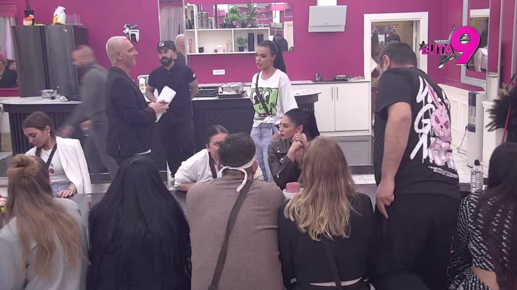 Au, kakav blam za Aneli Ahmić! Luka pred njom nahvalio Anitu, ona iz nemoći isprozvala njegovu bivšu ženu: Svaka slika joj je isfotošopirana (VIDEO)