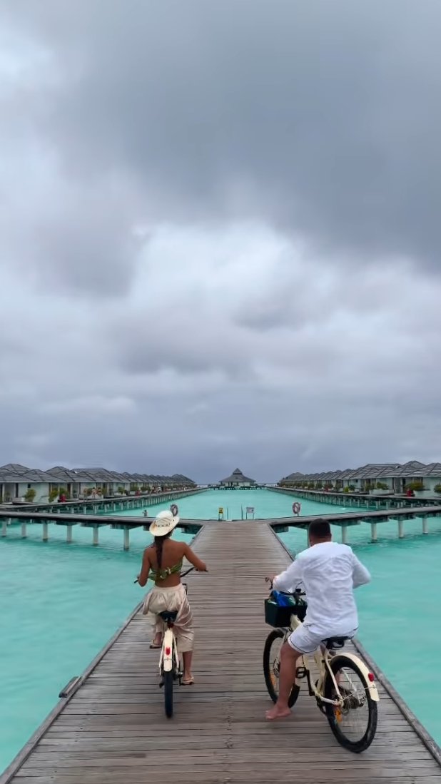 Sve puca od luksuza i romantike: Anđela i Gastoz pokazali kako izgleda njihov odmor iz snova, on za dlaku izbegao nezgodu!