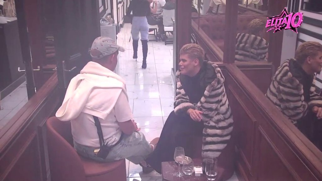 Pustio svoje kandže, pa obeležio teritoriju: Uroš krenuo u otvoreni fler sa Karlom, pa MArinkoviću otkrio ŠOK detalj! (VIDEO)