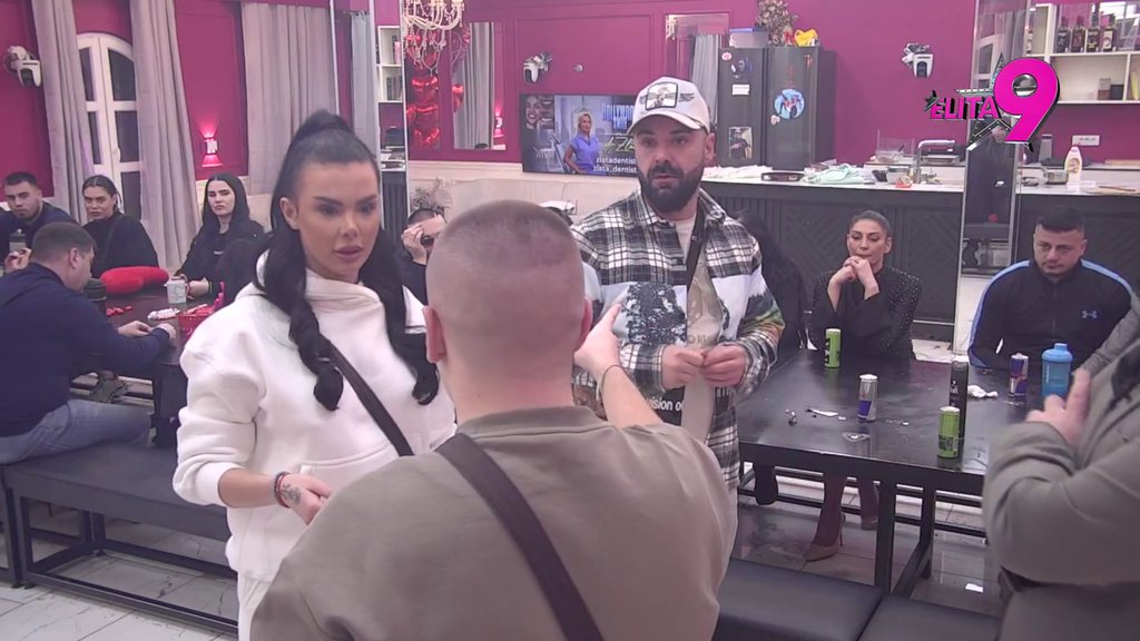 Bukti rat Anite i Anđela! Ona priznala da ga je nakon raskida proganjala, Ranković niže niske udarce: Molima me da je... (VIDEO)