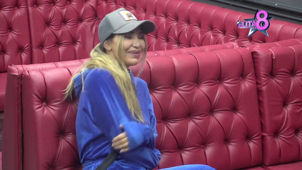 Blista od sreće: Aneli progovorila o Luki i emocijama koje gaji, pa najstrašnije oplela po Sandri: Bitni su joj samo Baja i pokloni! (VIDEO)