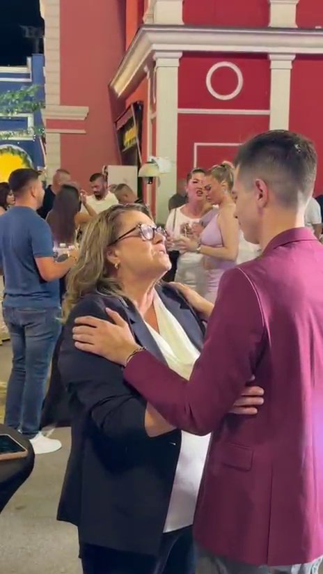 Ovo će dotući Ahmiće: Nerio pao u zagrljaj Asminovoj majci, Mevlida ga gledala ko sina, a ovo im nikada neće zaboraviti (VIDEO)
