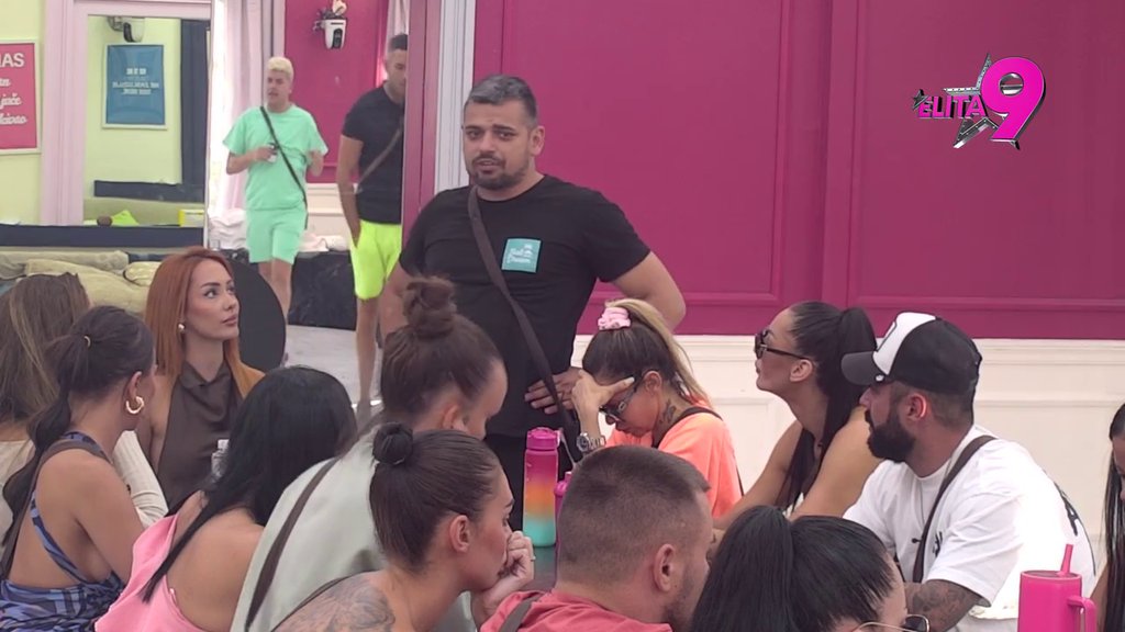 NE ZNAM PO ČEMU JE ONA OSTVARENA, NEMA GDE DA SPAVA: Puklo Minino i Borino prijateljstvo nakon 10 godina, počeli da iznose prljav veš zbog Viktora! (VIDEO)