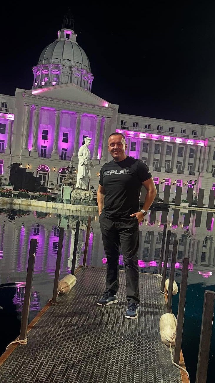 Dačo Virijević ima novu maćehu iz rijalitija?! Ostaće u šoku kad bude saznao: Svi bruje o TAJNOJ ROMANSI njegovog oca Brazilca i bivše cimerke iz Elite! (FOTO)