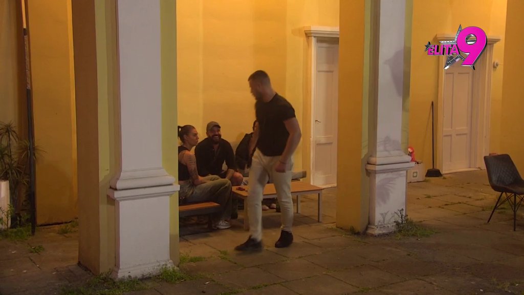 Ponovo je izbacio iz takta: Mina ruši sve pred sobom zbog Viktora, on lagan kao pero! (VIDEO)