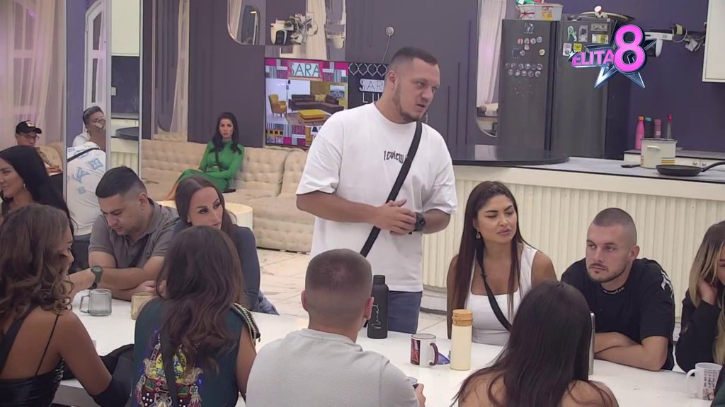 Uzeo sam lovu, koji ćeš mi ku*ac?! Gastoz DEMOLIRAO uplakanu Anđelu, natrljao joj na nos flert sa Sofi: Znaš kakve su njene oči bile kada sam je muvao, nikad svetlije (VIDEO)