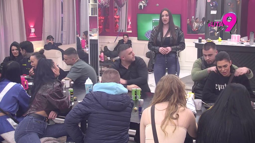 Ovde odbijene devojke mene mrze zbog Maje: Asmin pobesneo zbog Dušičinog izlaganja, odmah skočio da obrani sebe! (VIDEO)