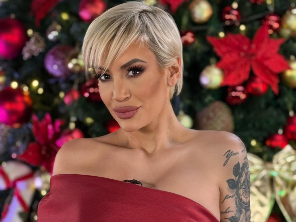 Sebi ću poželeti dragi, a ne ludi kamen: Dušica Jakovljević za Pink.rs sumirala 2025. godinu, otkrila šta će promeniti u 2026., pa priznala: Ulazim pametnija, iskusnija, ali i zgodnija (FOTO)