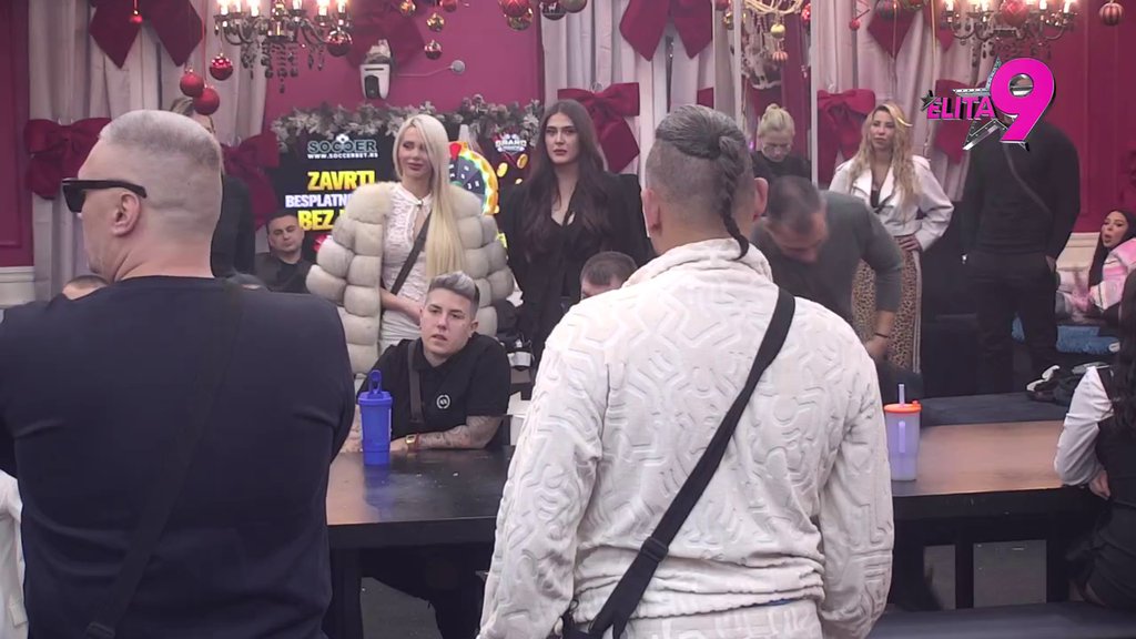 OVO SE ČEKALO: Viktor nakon haosa sa Asminom tokom podele rešio da ga pošalje u izolaciju, a evo sa kim (VIDEO)