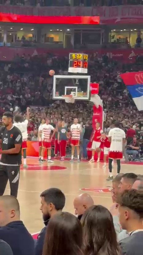 PINK.RS PAPARACO! Ana Radulović uhvaćena na košarkaškoj utakmici CRVENE ZVEZDE! Koga bodri lepa voditeljka?! (FOTO+VIDEO)
