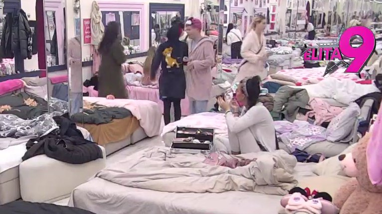 Ipak ne može bez nje: Luka iskoristio priliku da zagrli Maju i izvinio joj se! (VIDEO)