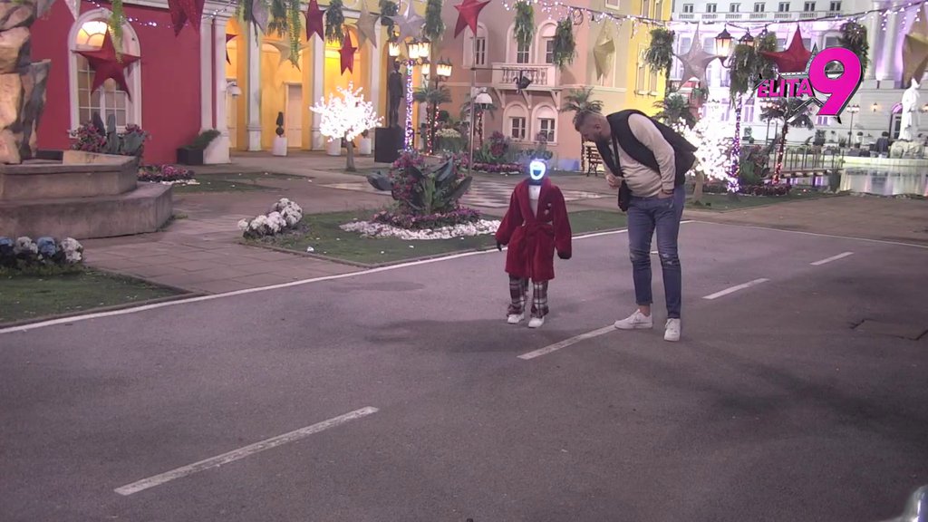 Kako žena izgleda... Janjuš i dalje ne dolazi sebi od šoka, otkad je sinoć video koliko je Karleuša dobra riba! (VIDEO)