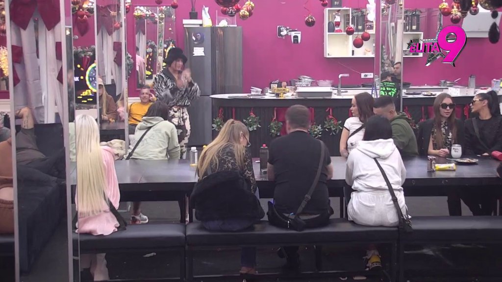 ZABORAVILE NA DOSTOJANSTVO: Vanja i Boginja nakon poniženja koje im je priredio, uputile niz komplimenata na Filipov račun! (VIDEO)