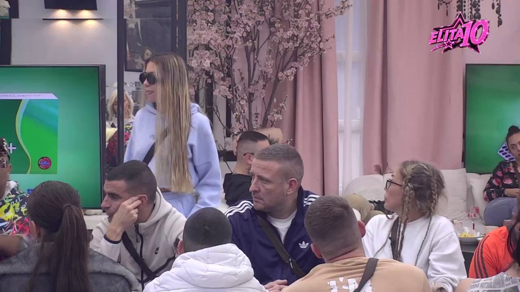 Hteo je da uzmemo krevet do kreveta: Uroš žestoko udario na odnos Sandre i Janjuša, pa Laura otkrila šta joj je Karić pisao (VIDEO)