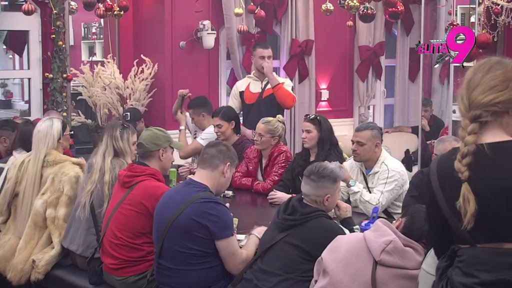 Veridba na podeli budžeta: Mina Vrbaški izgovorila DA šest godina mlađem dečku! (VIDEO)