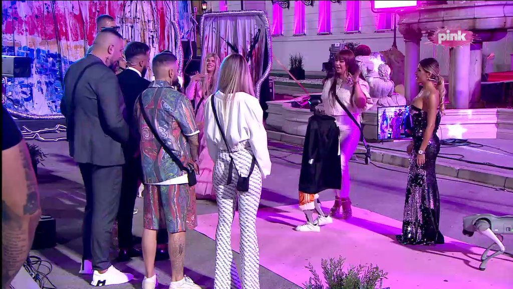 Napravili totalnu pometnju: Prva grupa takmičara stigla kod Ivane, Darka i Toše, energija ključa na sve strane! (VIDEO)