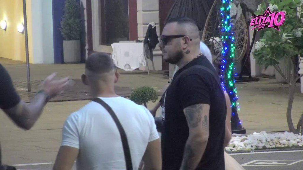 Odmah bacio udicu! Car ne gubi vreme, ovako je protekao prvi njegov i Glorijin susret (VIDEO)
