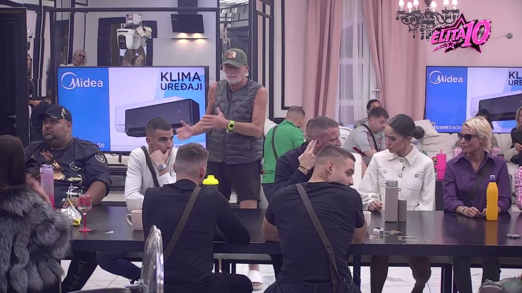 Stavio sve karte na sto: Mića bez dlake na jeziku iskazao stav o Anđeli, smatra da je satkana od koristoljublja: Nikada ti nisam video neku drugaricu! (VIDEO)